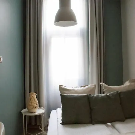 Euro-room